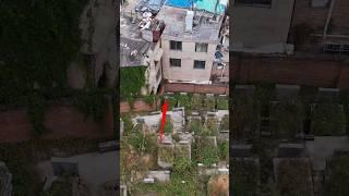 In the downtown area of ​​Guiyang, "rooms with grave views" have appeared, some of which are right